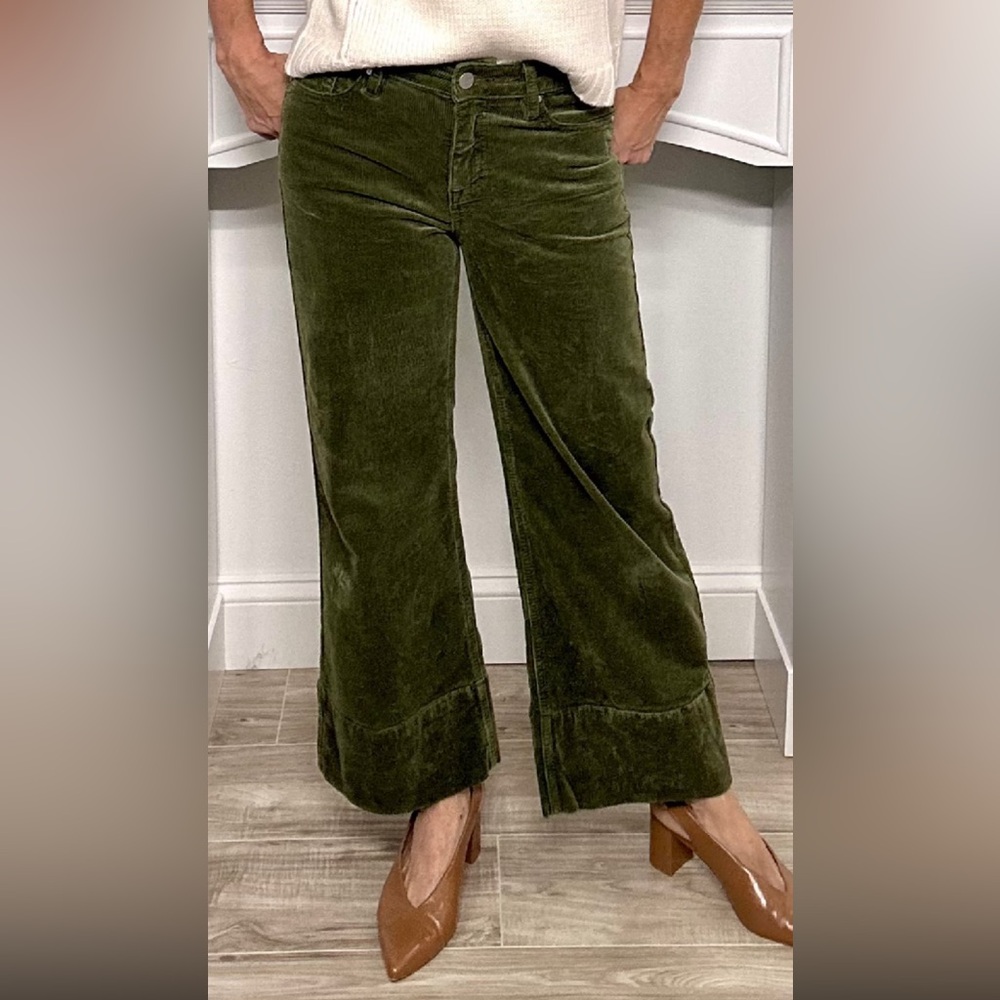 New w tags! Risen corduroy pants. Ankle length wide leg. Moss green